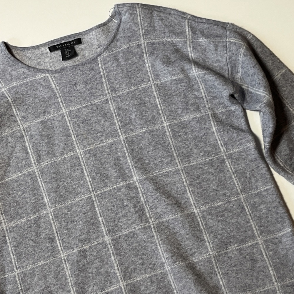 Tahari Gray Windowpane Plaid Soft Knit Sweater 3/4 Cuffed Sleeve Size M Top